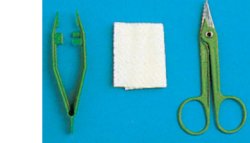 SET PER RIMOZIONE SUTURE CONFEZIONATO IN BLISTER RIGIDO, CONTENENTE FORBICE, PINZA E GARZA - Fontenova srl